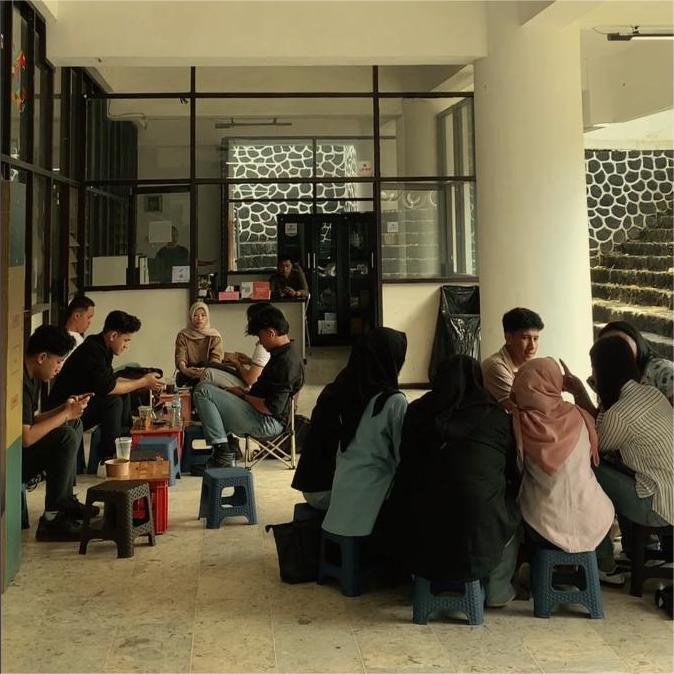 Keramaian di Kedai Tong Djajakarta